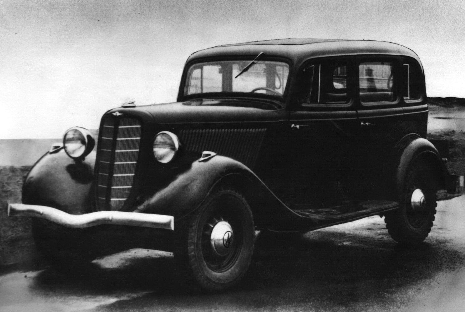 Первая машина газ. ГАЗ м1 эмка 1930. ГАЗ м1 1939. ГАЗ-М-1 легковой автомобиль. ГАЗ-м1 (1936–1943) — легковой автомобиль..