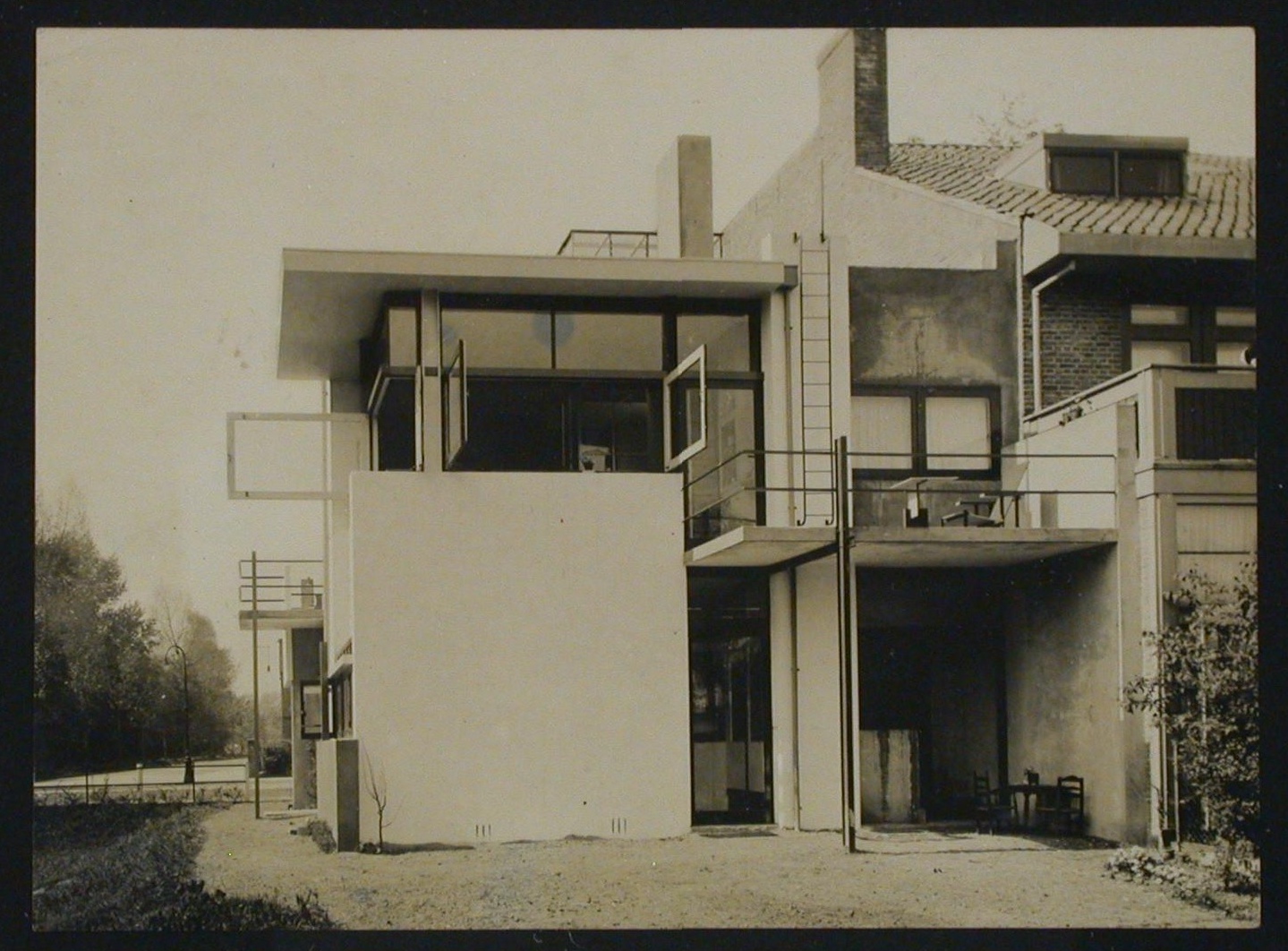 Rietvelds Schröderhuis In Utrecht 1924 The Charnel House 0715