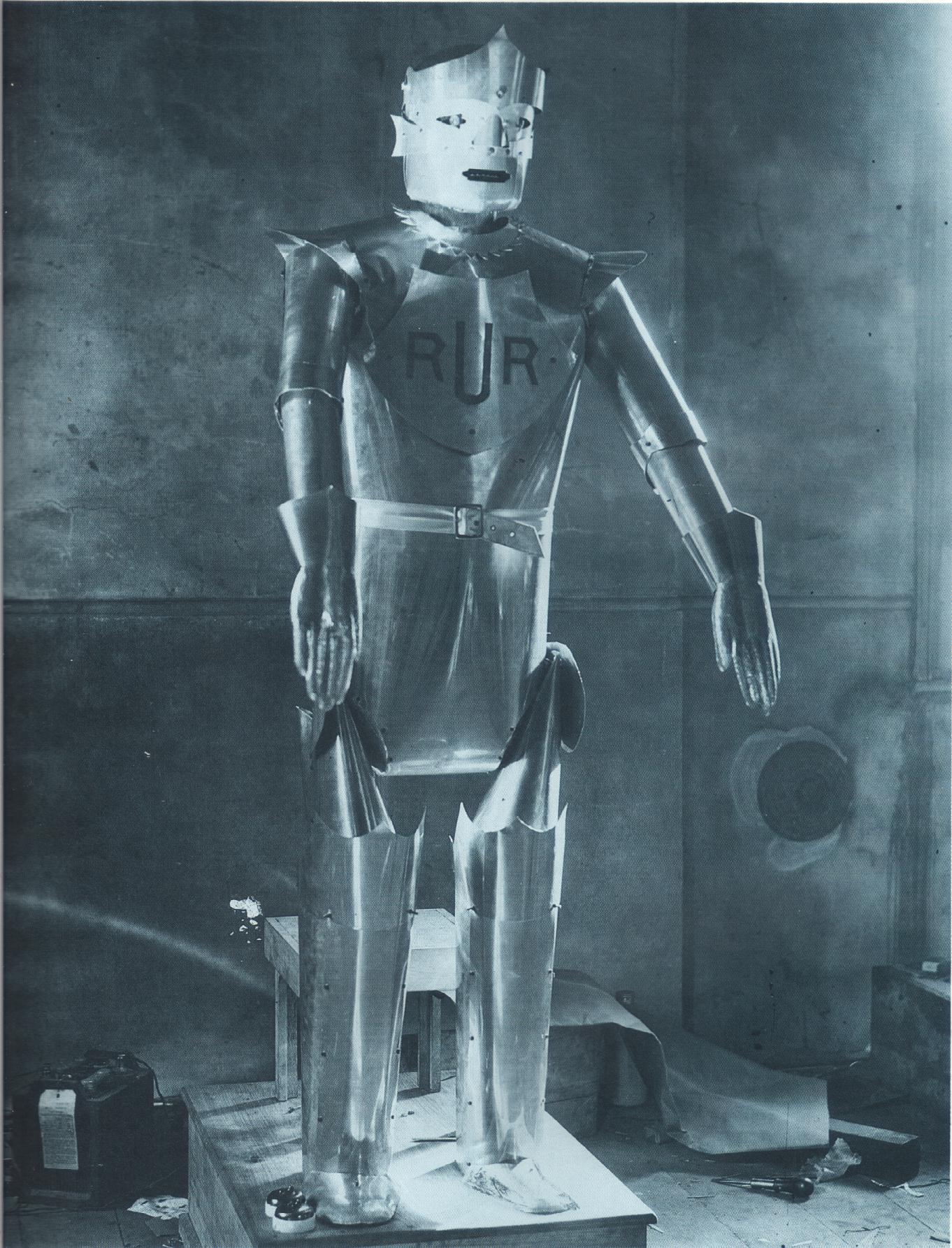 Первые прототипы роботов. Карел Чапек робот. R. U. R. («Россумские универсальные роботы») Карел Чапек. Карел Чапек пьеса «универсальные роботы»..